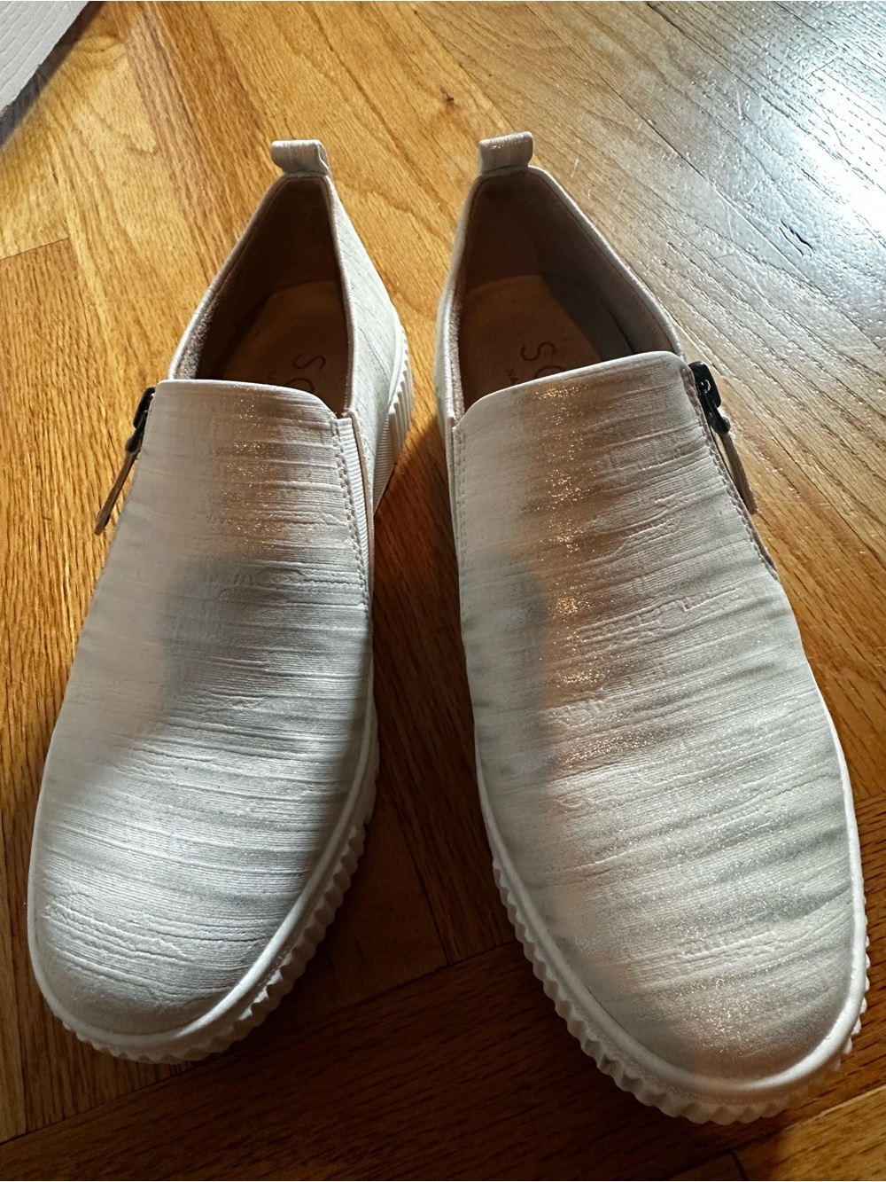 Slip-On women’s  Casual Sneakers in Off-White
